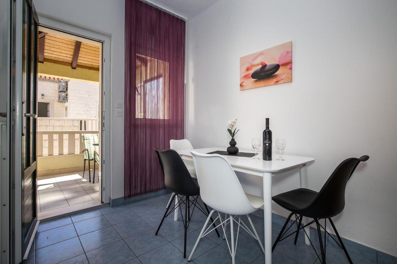 בול Apartmani Filipic מראה חיצוני תמונה
